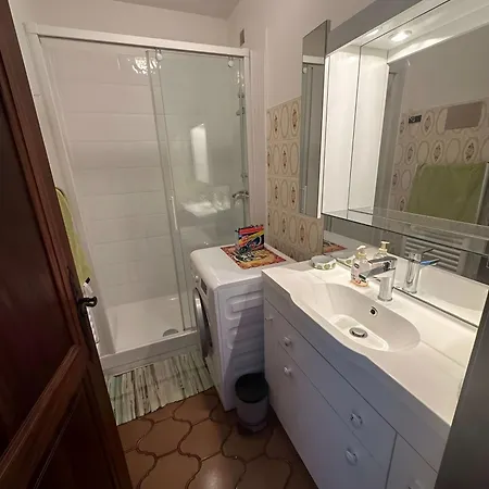 Apartament A 100m De La