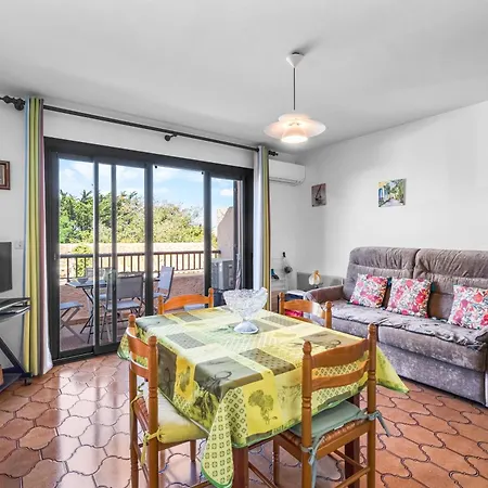 A 100m De La Apartment